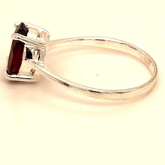 Red Garnet 2.85ct Platinum Finish Silver Ring - Picture 5 of 6